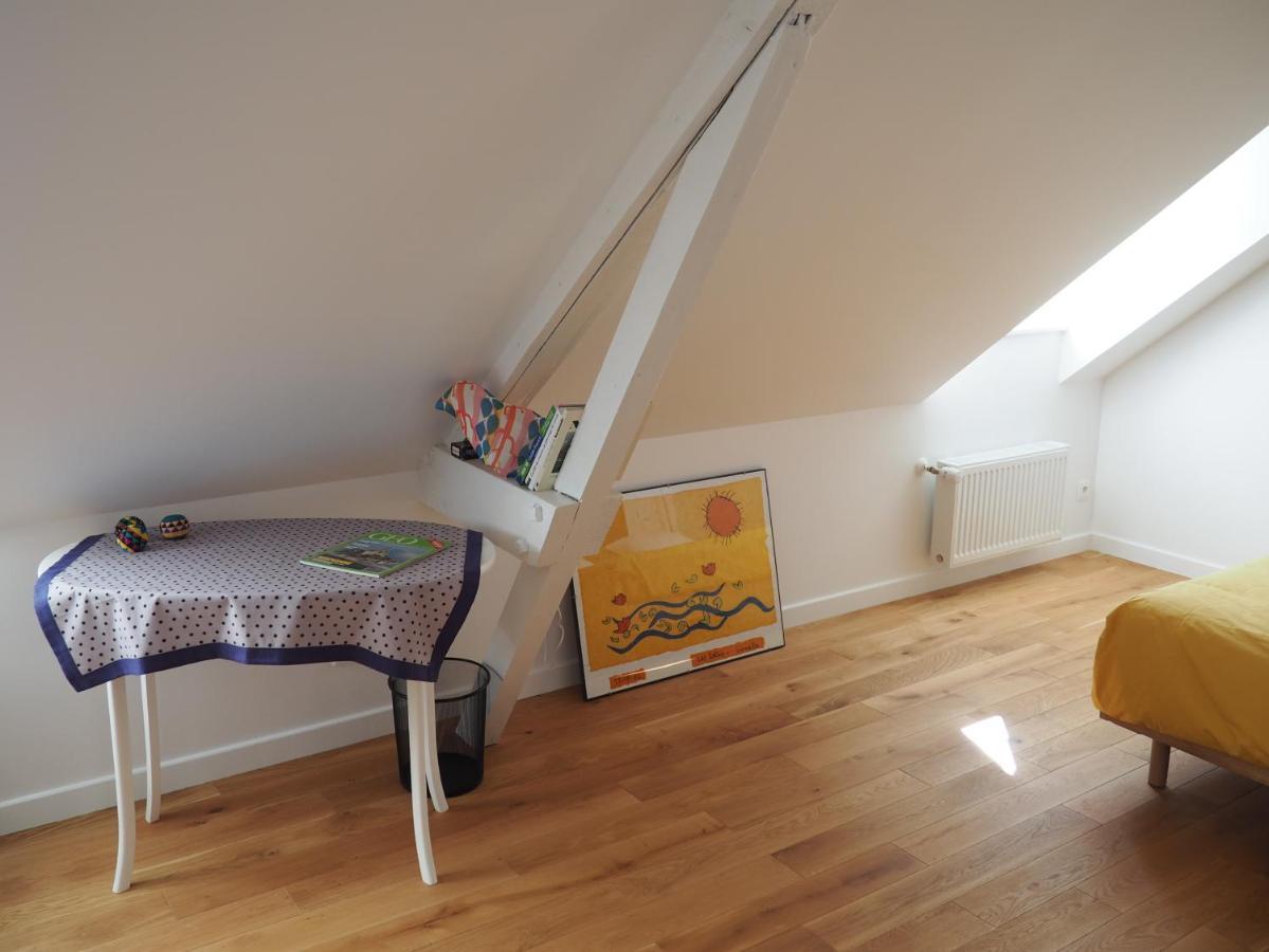 Entre En Baie ! Apartamento Pontaubault Exterior foto